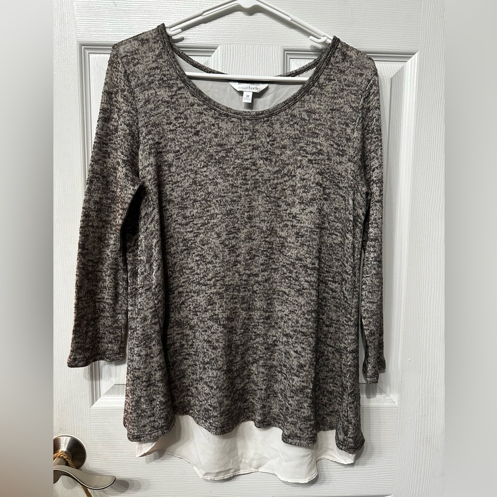 ⭐️ Charming Charlie lightweight sweater. Size: medium